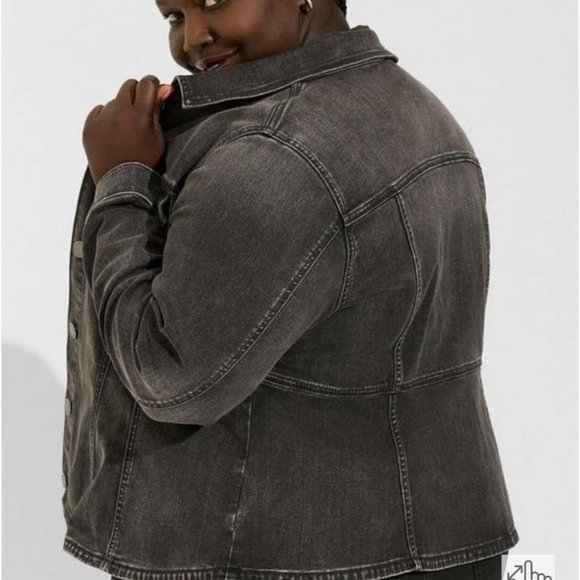 Torrid Denim Fit and flare Trucker Jacket SIZE 4 - Picture 4 of 8